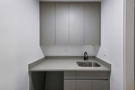 330-512  Space Photo Gallery 10