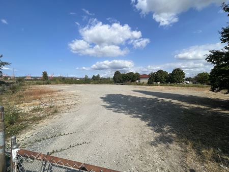 Photo of commercial space at 2905 Pacific Highway East in Fife