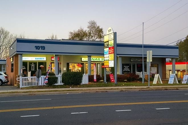 1019 Farmington Ave
