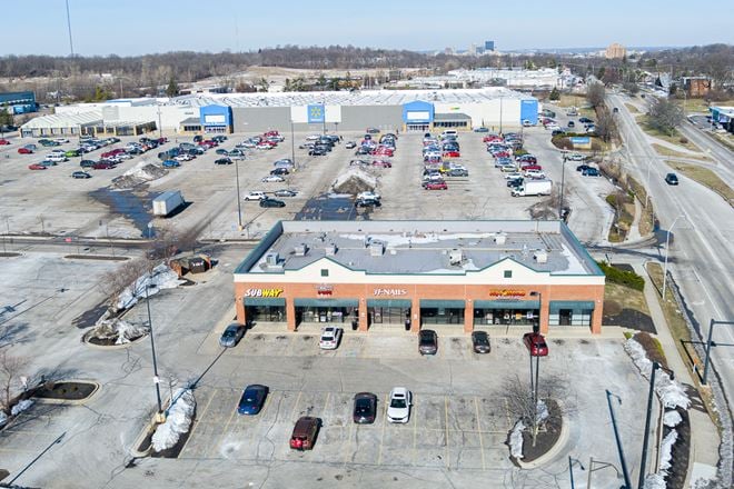 1605 West Dorothy Lane