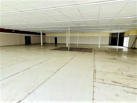 Retail space for Rent at 501-505 N. Poplar & 200-204 W. 5th in Newton
