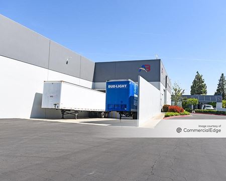 Industrial space for Rent at 5200 District Blvd in Bakersfield