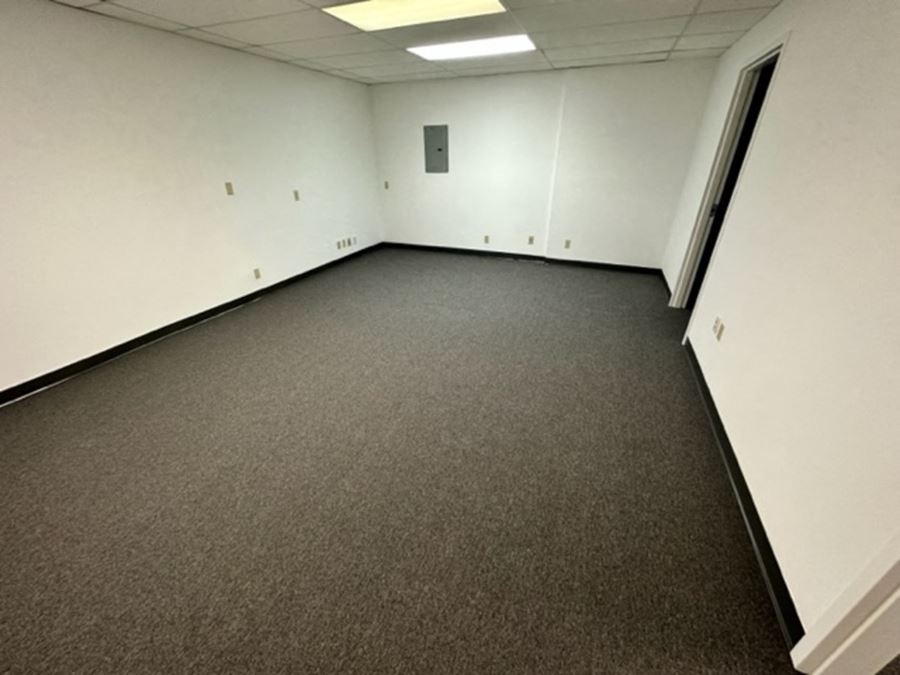 1514 SF Suite 125 Professional and Medical Office Space