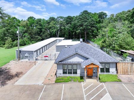 Photo of commercial space at 13280 CR 472 in Lindale