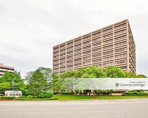 Woodfield Executive Plaza