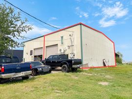 MSY Adjacent Office/Warehouse with Covered Rear Area