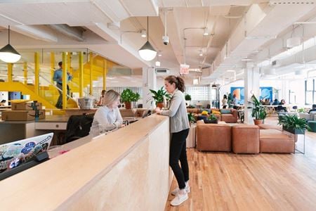 Shared and coworking spaces at 135 Madison Avenue in New York