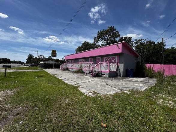 5.54± Acres | Dual Frontage | Existing Improvements