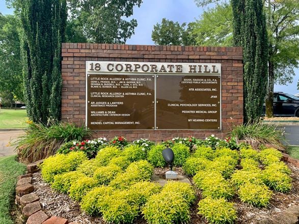 18 Corporate Hill Dr