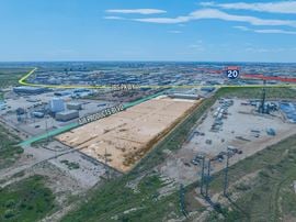 Warehouse/Office Building on ±10.91 Acres