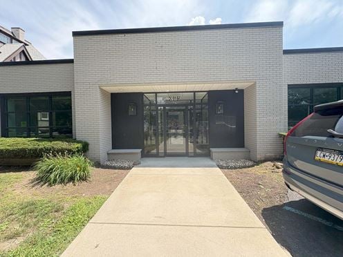 385 Wyoming Ave
