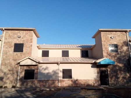 Photo of commercial space at 1011 West Grove St in Kaufman