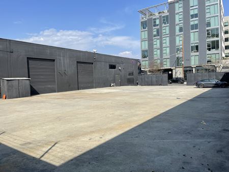 Industrial space for Rent at 677 Imperial Street in Los Angeles