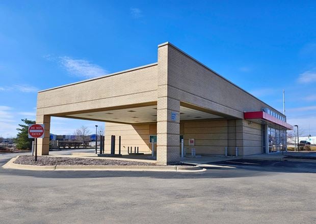 899 N Randall Rd - Batavia