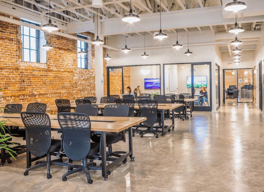 Common Desk - Wilmington