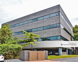 Sunset Corporate Center