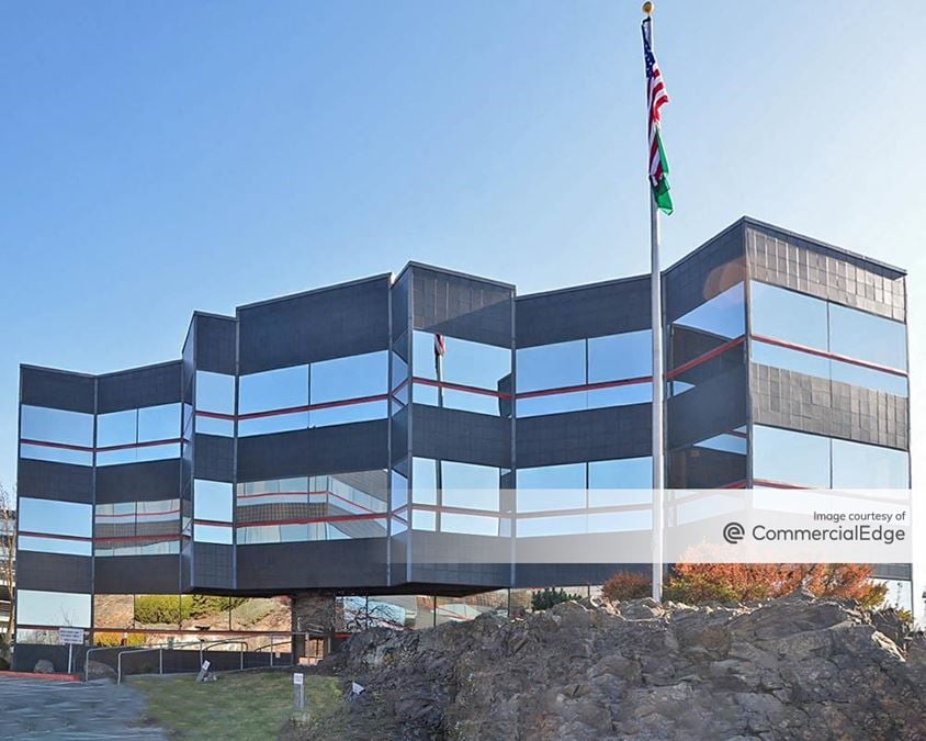 Rock Pointe Corporate Center - One Rock Pointe