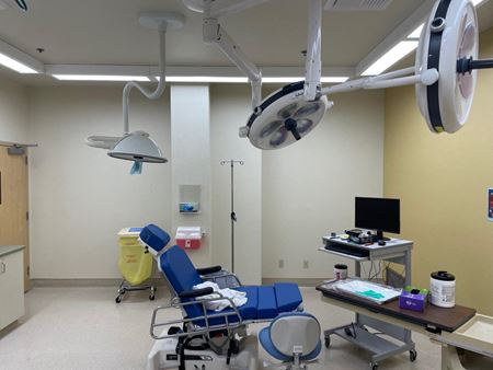 Healthcare space for Sale at 145 S Newmark Ave in Parlier