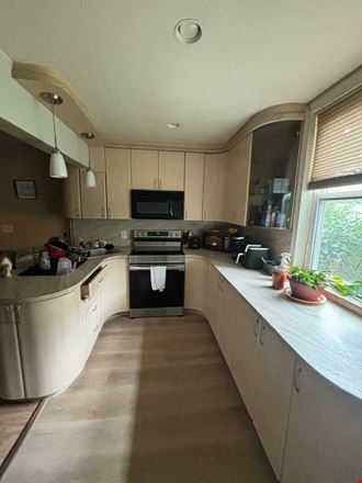 5 Units in Greenfield