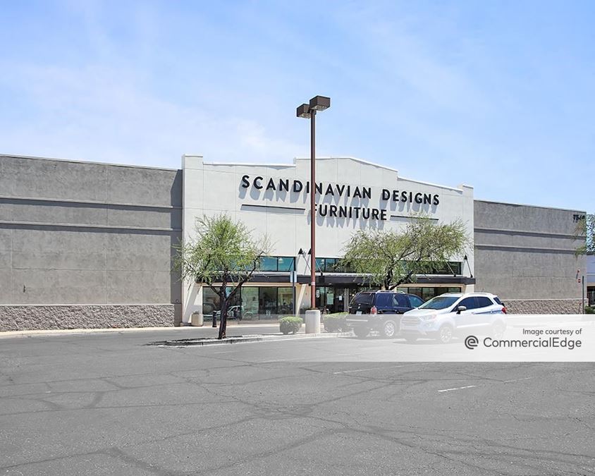 7540 West Bell Road 7540 West Bell Road Retail Building