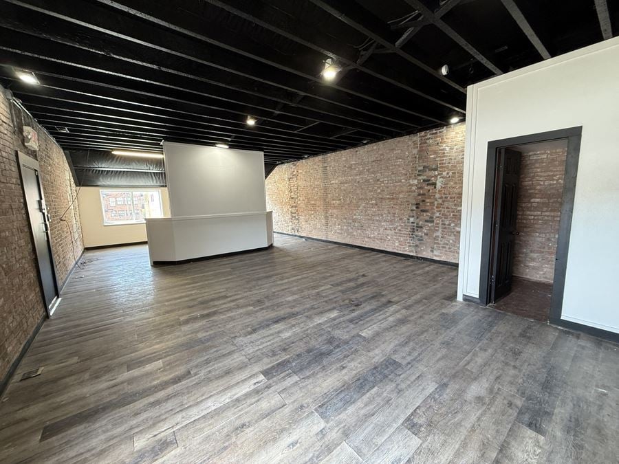 1529 Grand
