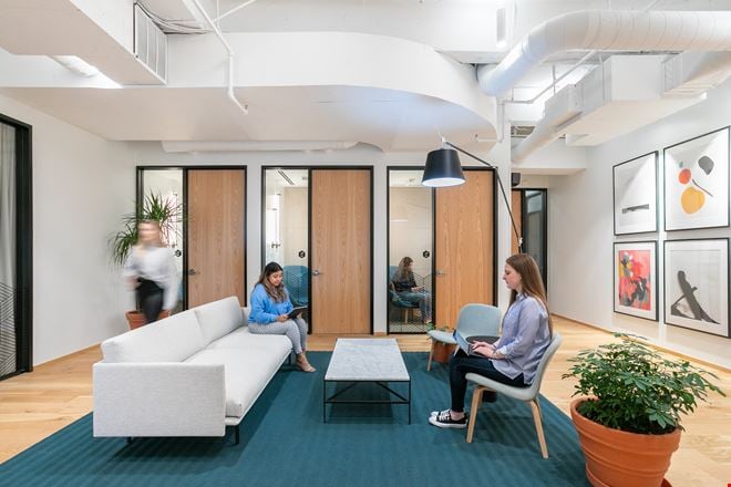 TX, Addison - Spaces The Colonnade