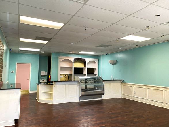 1250+/- SF Former Restaurant