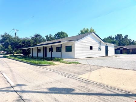 Retail space for Rent at 2000-2022 W Sublett Rd in Arlington