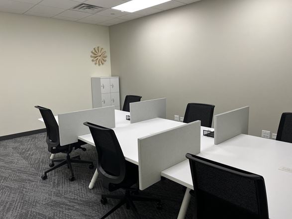 IL, Lisle - Corporate Lakes 1