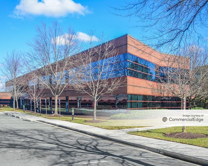 Innsbrook Corporate Center - Lake Brook Commons