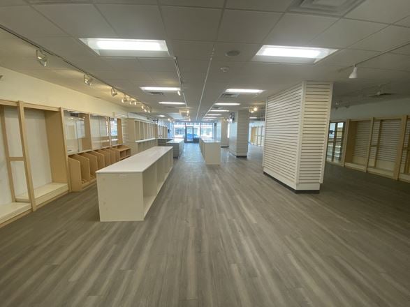 60 LaSalle Rd