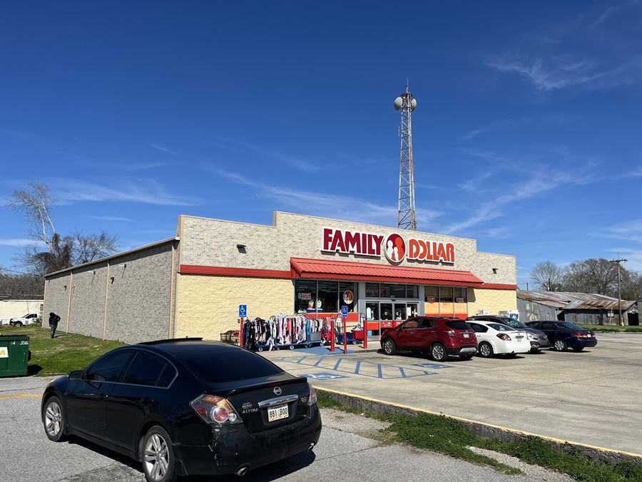 8,320 SF Former Family Dollar For Lease