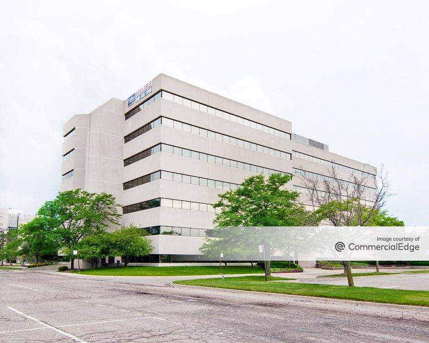 Robbins Executive Park West - 850 Stephenson Hwy