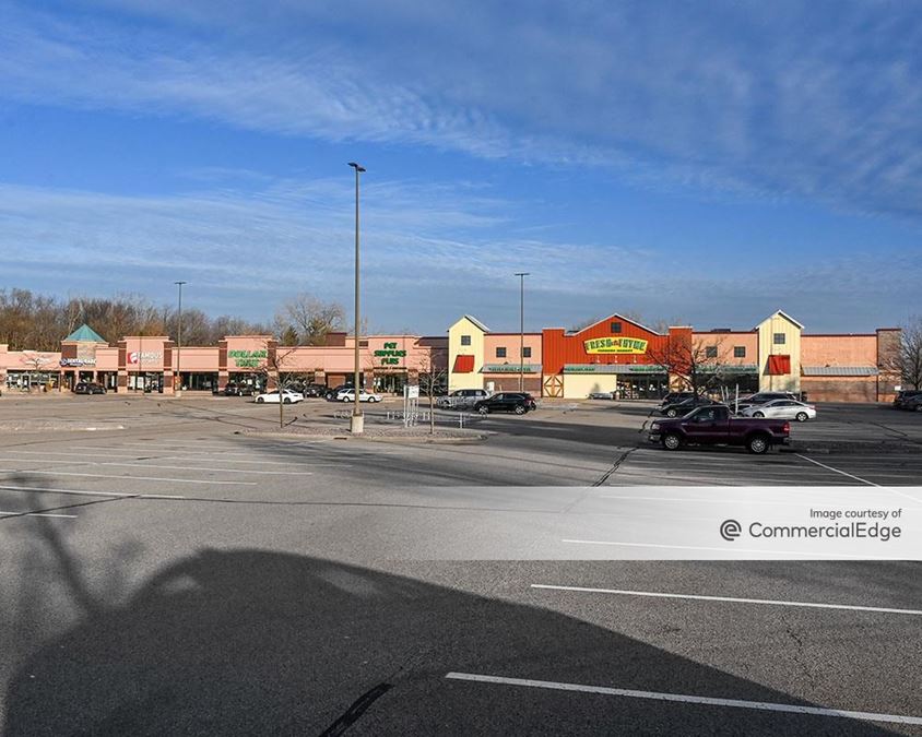 905 East County Road East, Vadnais Heights Retail Space For Lease
