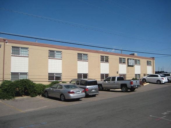 6767 E 39th Ave.