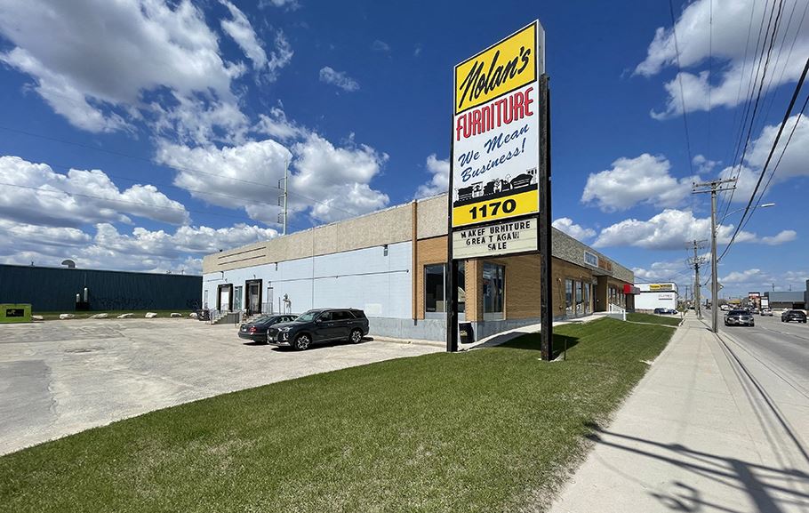 11701172 St. James Street, Winnipeg, MB Retail Building