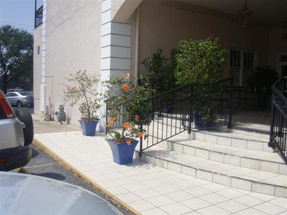 8,783 SF | Commercial/ Professional Office l Ybor City 