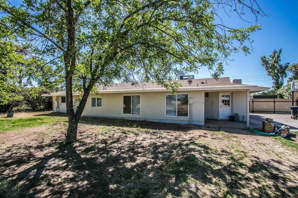 1905 S Old Greenfield Rd