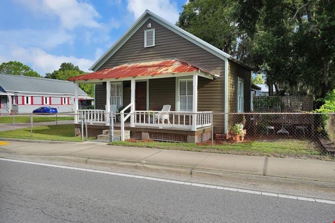 260 W KING ST