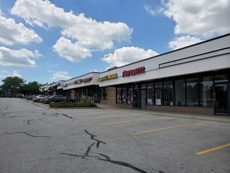 Retail space for Rent at 962-998 W Lake St in Roselle