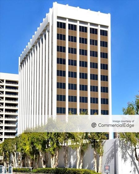 Office space for Rent at 15250 Ventura Blvd in Sherman Oaks