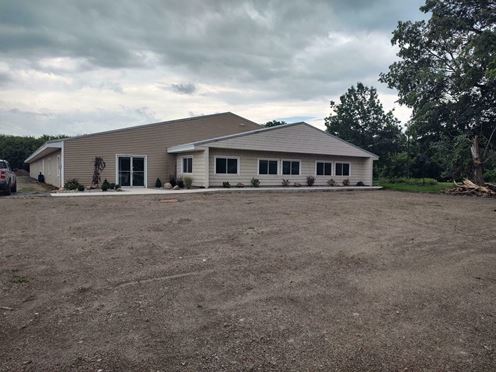 10176 New York 60 - 4,000+/- SF Office Space on 3+/- Acres & 9,000+/- Warehouse Space on 8+/- Acres