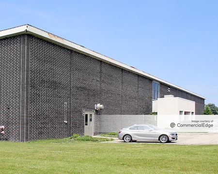 Photo of commercial space at 1400 Toastmaster Avenue in Elgin