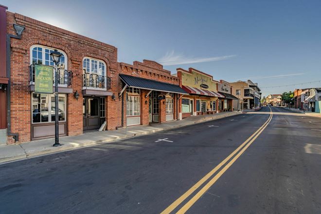 160-164 Main St.