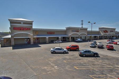 Retail space for Rent at 8150 Southwest Fwy at Beechnut in Houston