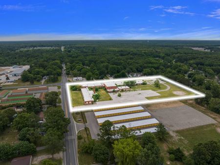 Photo of commercial space at 2389 East Laketon Avenue in Muskegon