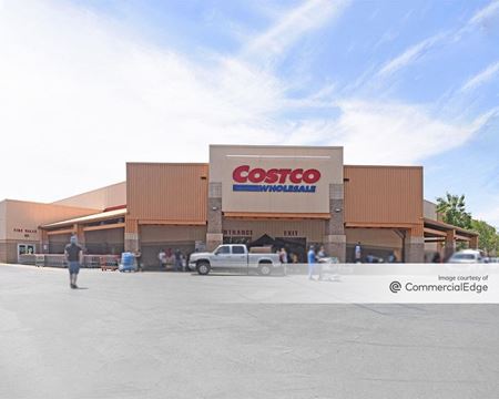 Retail space for Rent at 3800 Rosedale Hwy in Bakersfield