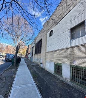 830 Barry Street