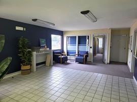 FREESTANDING PROFESSIONAL OFFICE / FORMER BANKBRANCH FOR SALE