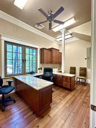 Class A Office/Showroom Building With Direct Frontage On Hwy 278